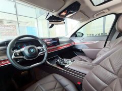 BMW 7 Series 2023 735Li Luxury Line - фото 10