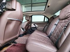 BMW 7 Series 2023 735Li Luxury Line - фото 12