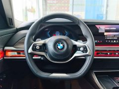 BMW 7 Series 2023 735Li Luxury Line - фото 15