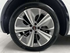 Hongqi E-HS9 690km flagship version six seats - фото 17
