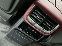Hongqi E-HS9 690km flagship version six seats - фото 8