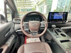 Toyota SIENNA 2021 2.5L Hybrid Platinum Edition - фото 17