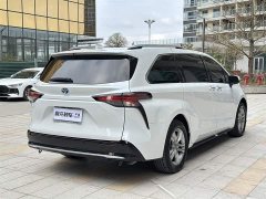 Toyota SIENNA 2021 2.5L Hybrid Platinum Edition - фото 7