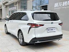 Toyota SIENNA 2021 2.5L Hybrid Platinum Edition - фото 9
