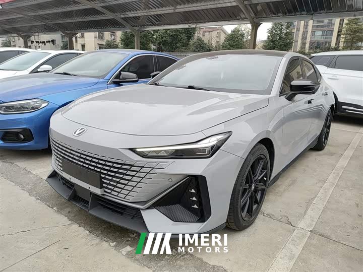 Changan UNI-V 1.5T premium - автомобиль из Китая