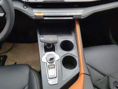 Changan UNI-V 1.5T premium - фото 6