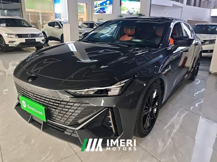 Changan UNI-V 2022 1.5T premium - автомобиль из Китая