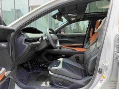 Changan UNI-V 2022 1.5T ZunGui Edition - фото 4