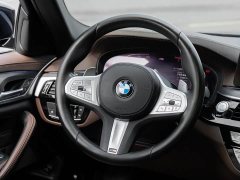 BMW 5 Series 530Li leading M sports package - фото 13