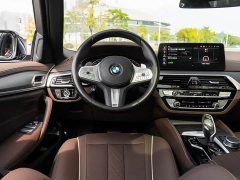 BMW 5 Series 530Li leading M sports package - фото 14