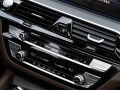 BMW 5 Series 530Li leading M sports package - фото 16