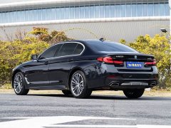 BMW 5 Series 530Li leading M sports package - фото 6