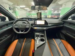 Changan UNI-V 1.5T exclusive - фото 4