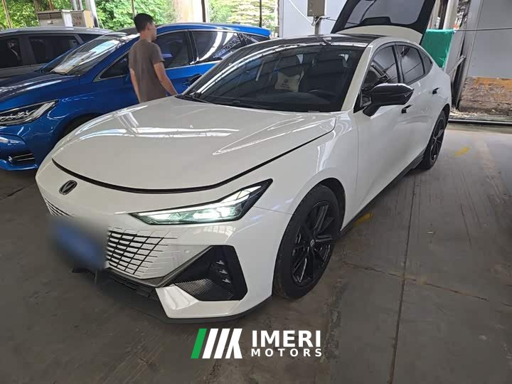 Changan UNI-V 1.5T high-energy version