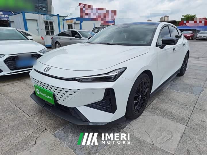 Changan UNI-V 1.5T premium - автомобиль из Китая