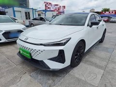 Changan UNI-V 1.5T premium - фото 2