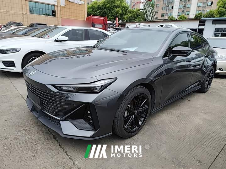 Changan UNI-V 1.5T exclusive - автомобиль из Китая