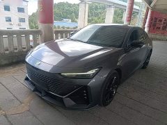 Changan UNI-V 1.5T premium - фото 1