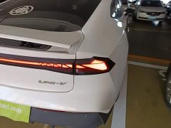Changan UNI-V 1.5T premium - фото 8