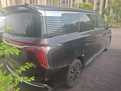 Hongqi HQ9 PHEV 2.0T AWD Business Edition - фото 7