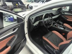 Changan Yidong 2023 Changxiang Edition PLUS Blue Whale NE 1.4T GDI DCT Distinguished Edition - фото 12