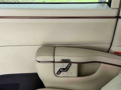 Lexus LM 2023 500h six-seater premium version - фото 12