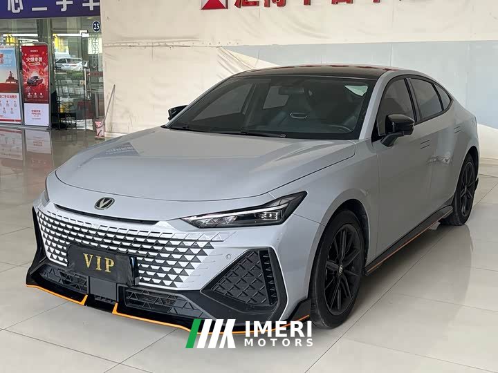Changan UNI-V 2.0T sharp version - автомобиль из Китая