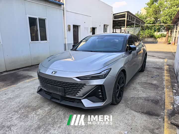 Changan UNI-V 1.5T premium - автомобиль из Китая