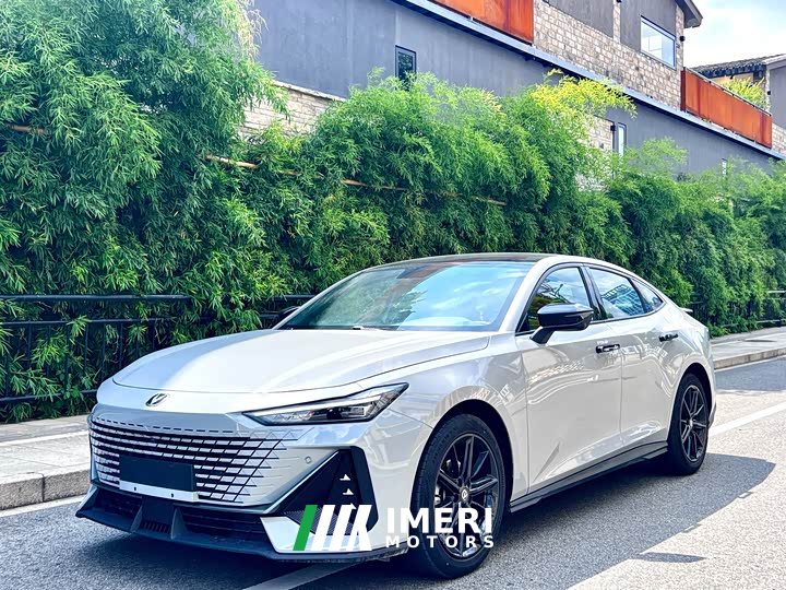 Changan UNI-V 1.5T premium - автомобиль из Китая