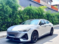 Changan UNI-V 1.5T premium - фото 1
