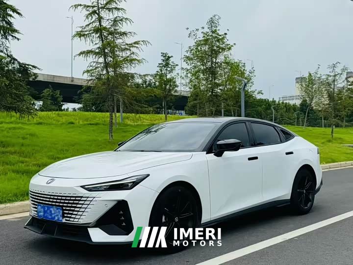 Changan UNI-V 1.5T premium - автомобиль из Китая