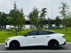 Changan UNI-V 1.5T premium - фото 3
