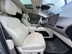 Li Auto i8 Edition - фото 12