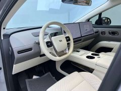 Li Auto i8 Edition - фото 5