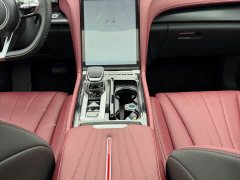 Hongqi H5 1.5T DCT Xuanying 2 million units commemorative edition - фото 10