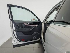 Hongqi HS5 facelift 2.0T Zhilian Qixiang four-wheel drive version - фото 8