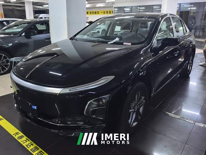 Hongqi E-QM5 610km PLUS - автомобиль из Китая