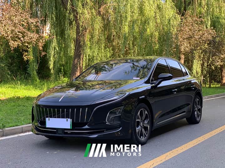 Hongqi E-QM5 basic travel version - автомобиль из Китая