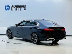 BMW 5 Series 525Li Luxury Package - фото 4