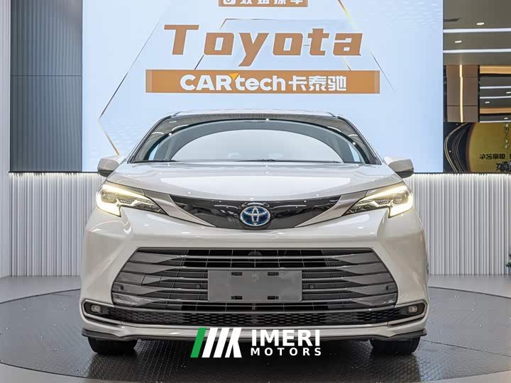 Toyota 2021 Toyota Sienna 2.5L Hybrid Deluxe Edition - автомобиль из Китая