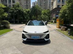 Changan UNI-V 1.5T Prestige Edition - фото 2