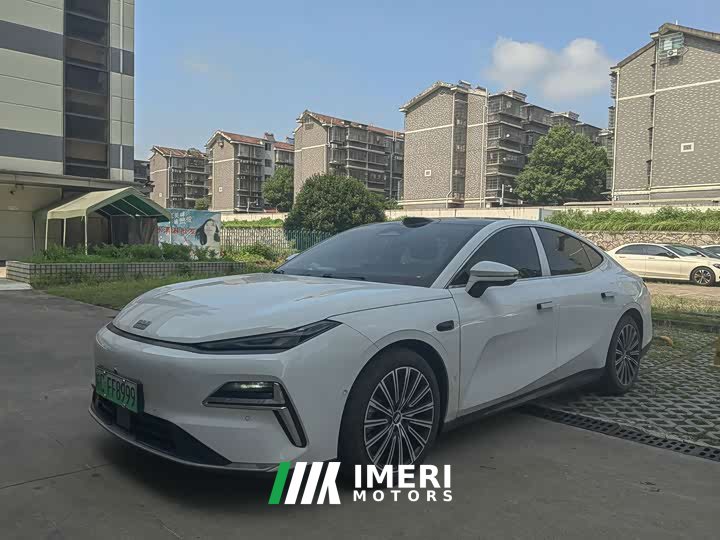 Geely Galaxy Starship 8 130km EM-P Starship Edition - автомобиль из Китая