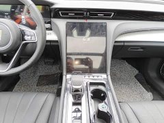 Hongqi H5 PHEV 170 Ultra Hybrid Edition - фото 13