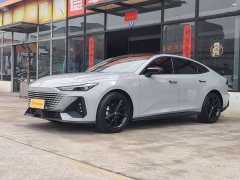 Changan UNI-V 1.5T premium - фото 1