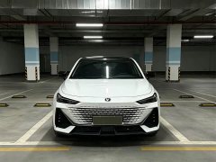 Changan UNI-V 1.5T premium - фото 1