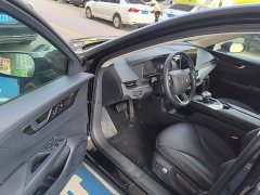 Hongqi E-QM5 2023 facelift basic travel version - фото 16