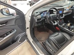 Hongqi E-HS3 2019 Zhilian Qiyue 2WD version - фото 12