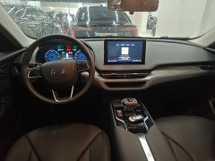 Hongqi E-QM5 2023 facelift basic travel version - фото 10
