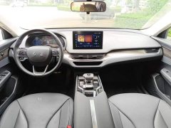 Hongqi E-QM5 2023 facelift basic travel version - фото 10