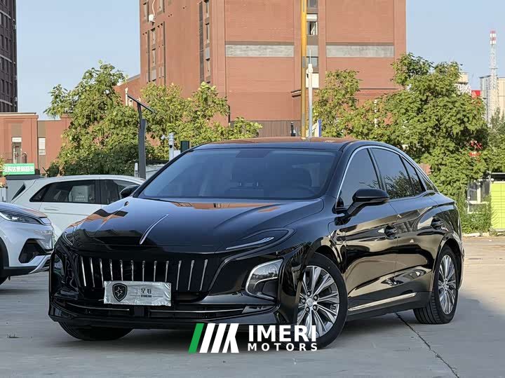Hongqi E-QM5 610km PLUS - автомобиль из Китая